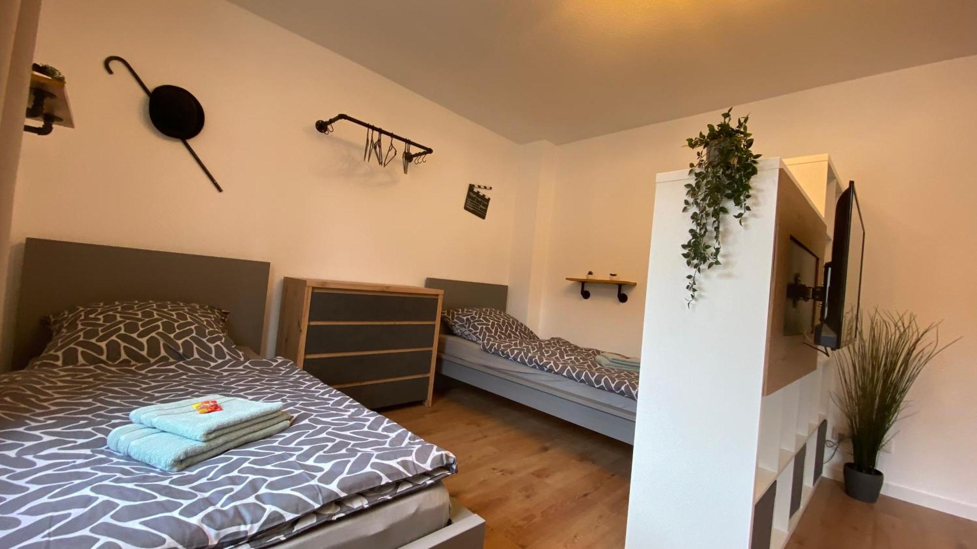 Charlie , Solingen Mitte, Ferien/Messe Wohnung Fuer Bis Zu 5 Personen 외부 사진